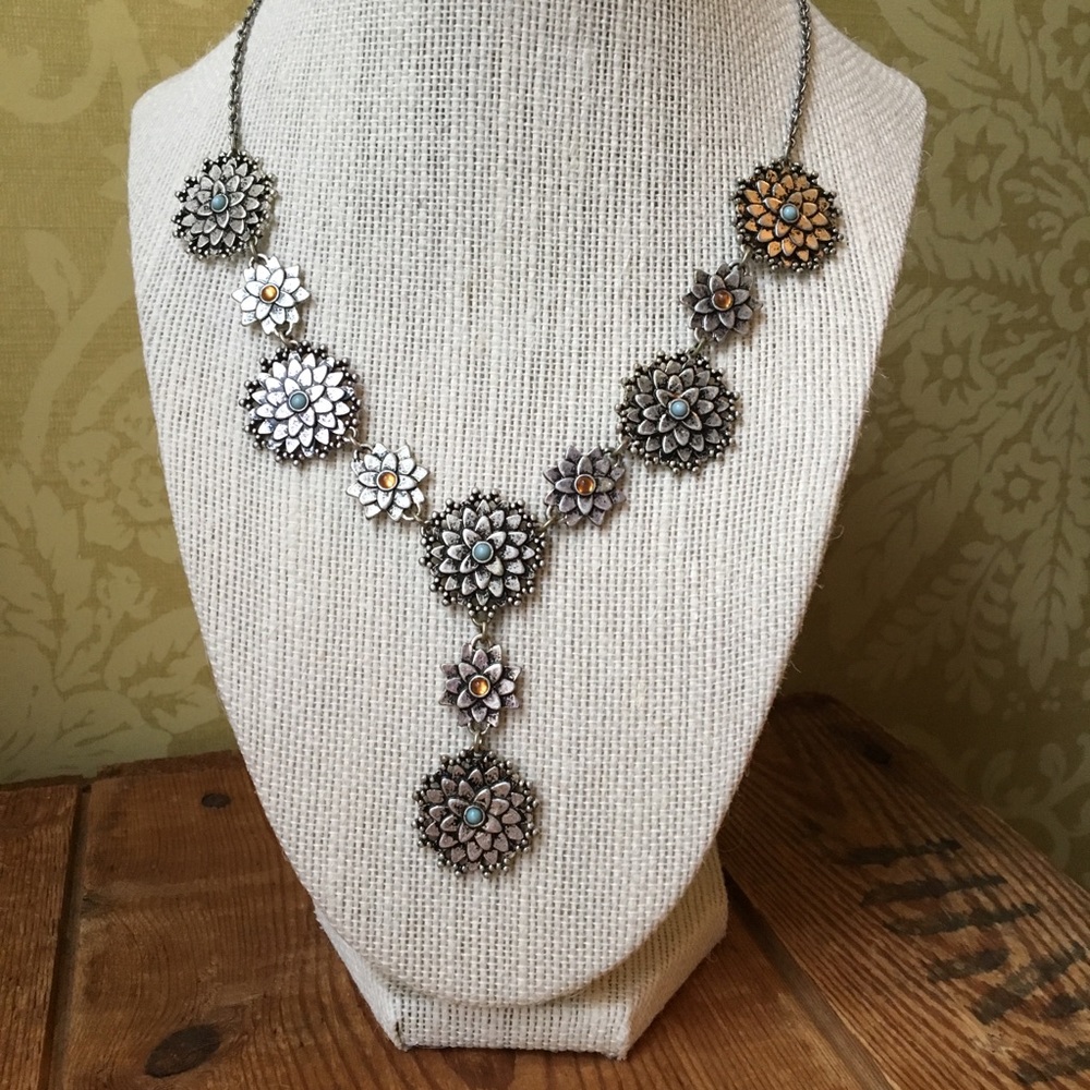 Dahlia Necklace & Earrings Set